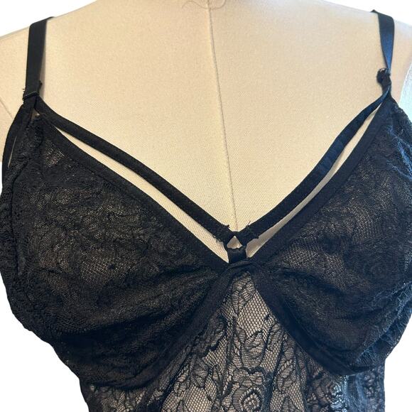 Torrid Curves Bodysuit SZ 2X Black All Over Lace Wireless Adj Straps Feminine - Picture 3 of 12